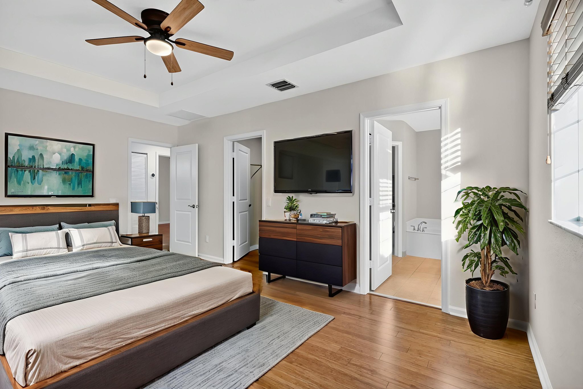 _82A0354 virtually staged.jpeg