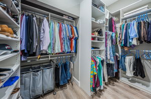 Upper Level Master Bedroom Walk-in Closet