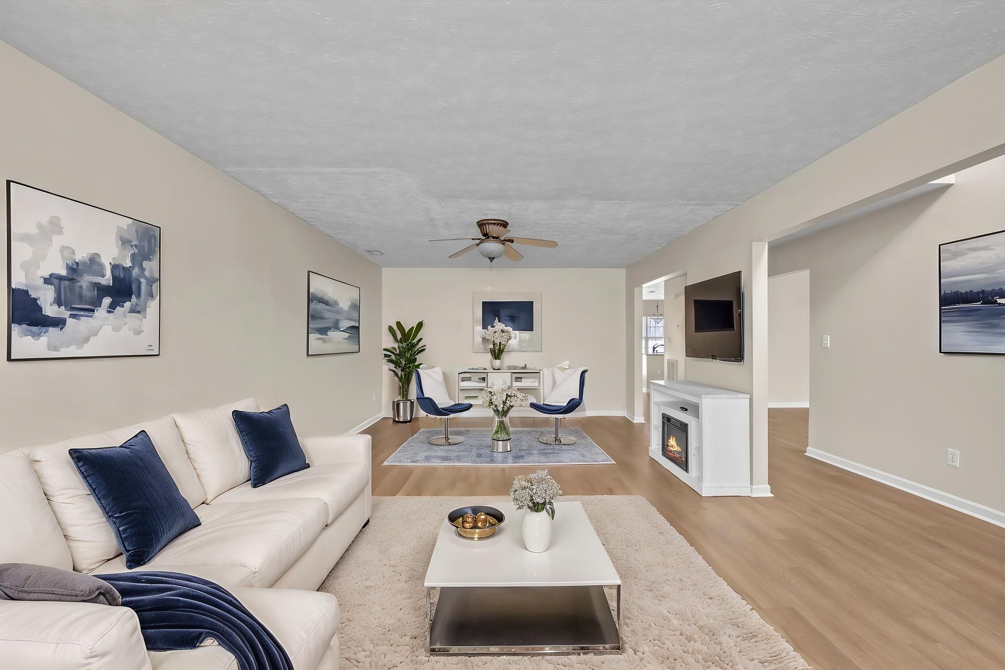 DSC_8706 virtually staged.jpeg