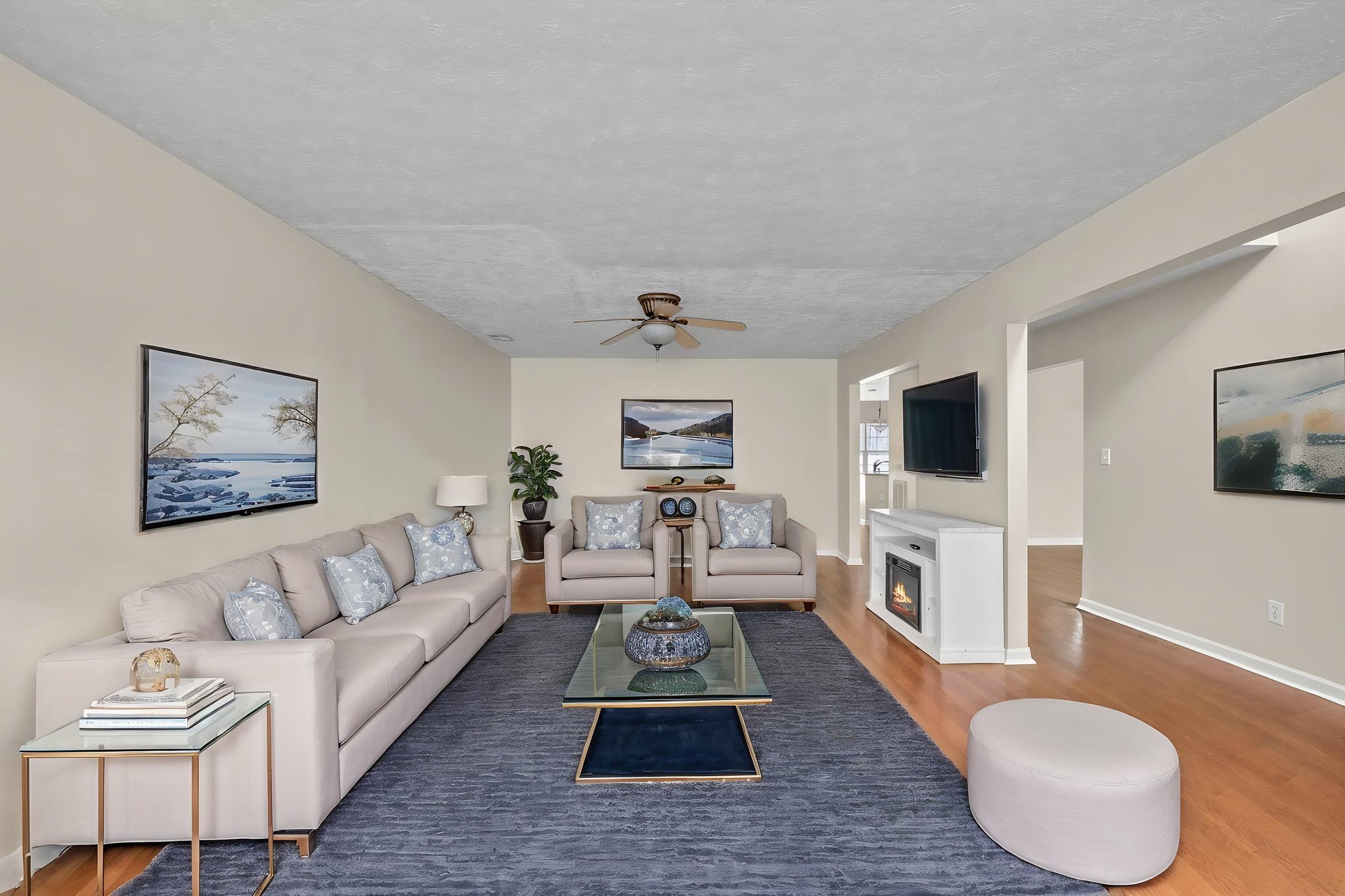 DSC_8706 virtually staged.jpeg