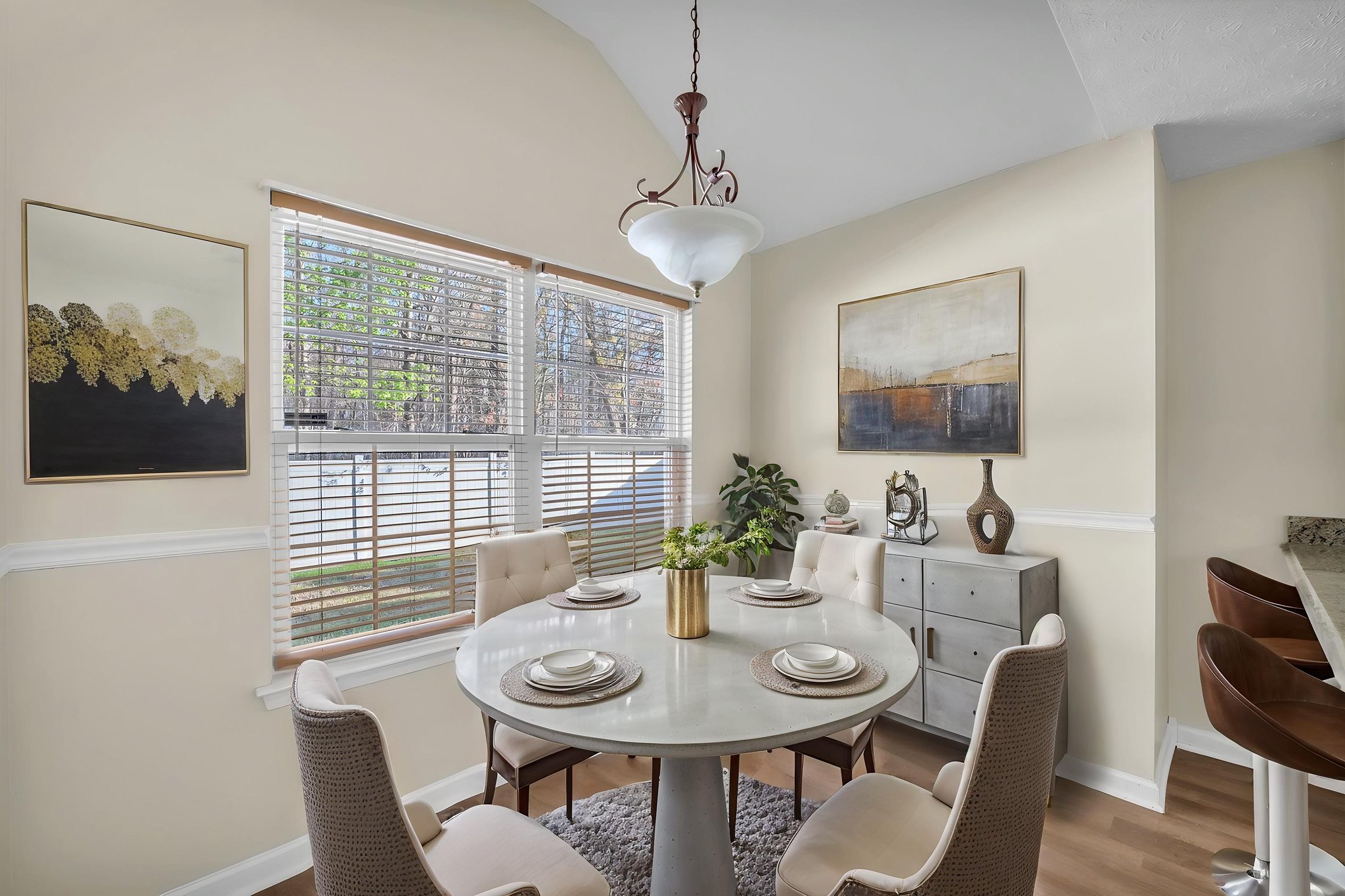 DSC_8749 virtually staged.jpeg