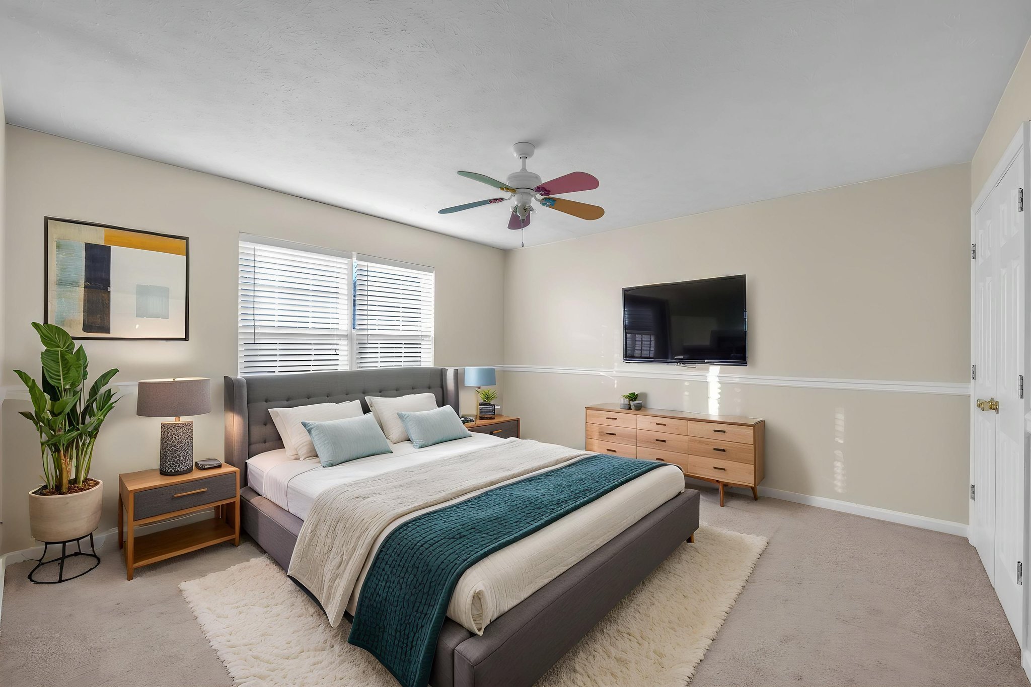 DSC_8818 virtually staged.jpeg