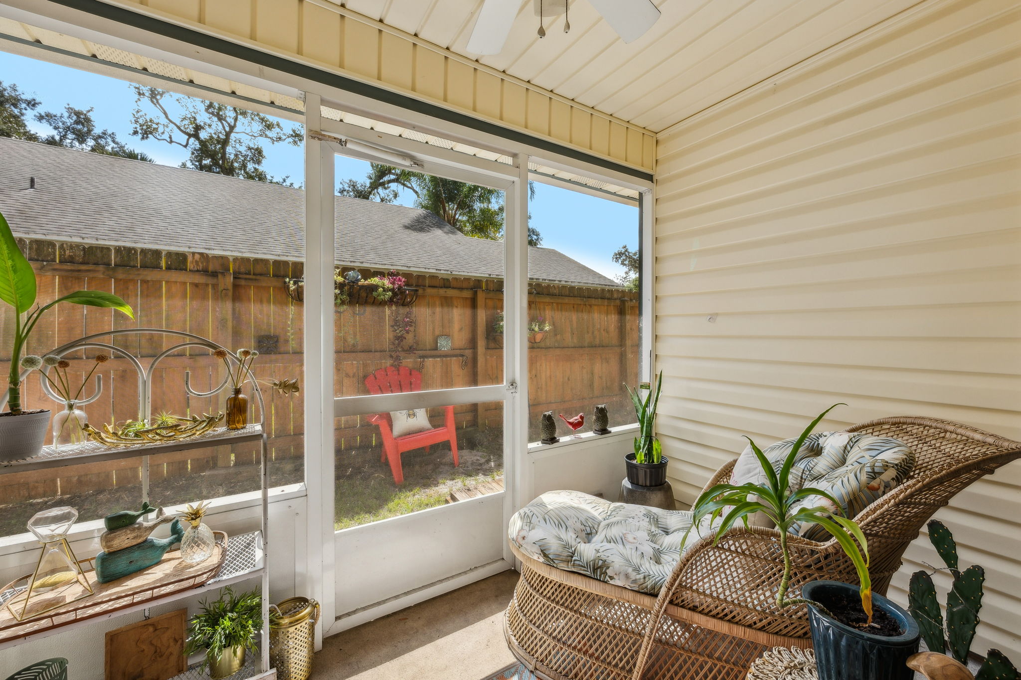 Screened-in Porch