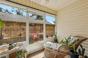 Screened-in Porch