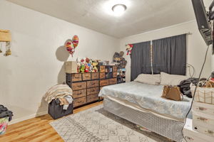  Photo 49