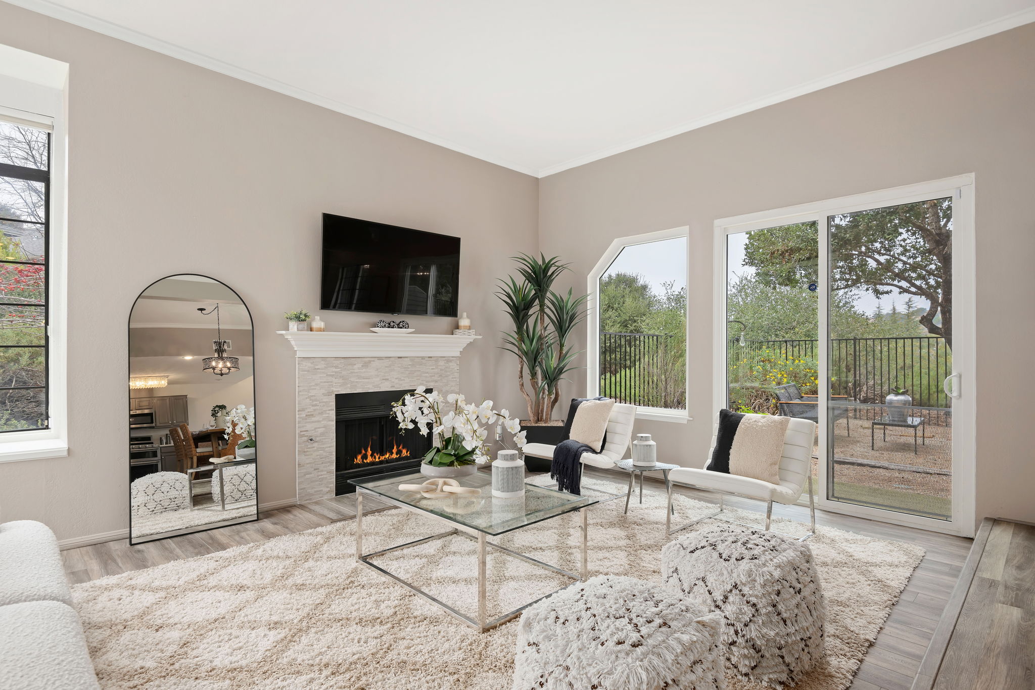 05 - Living Room