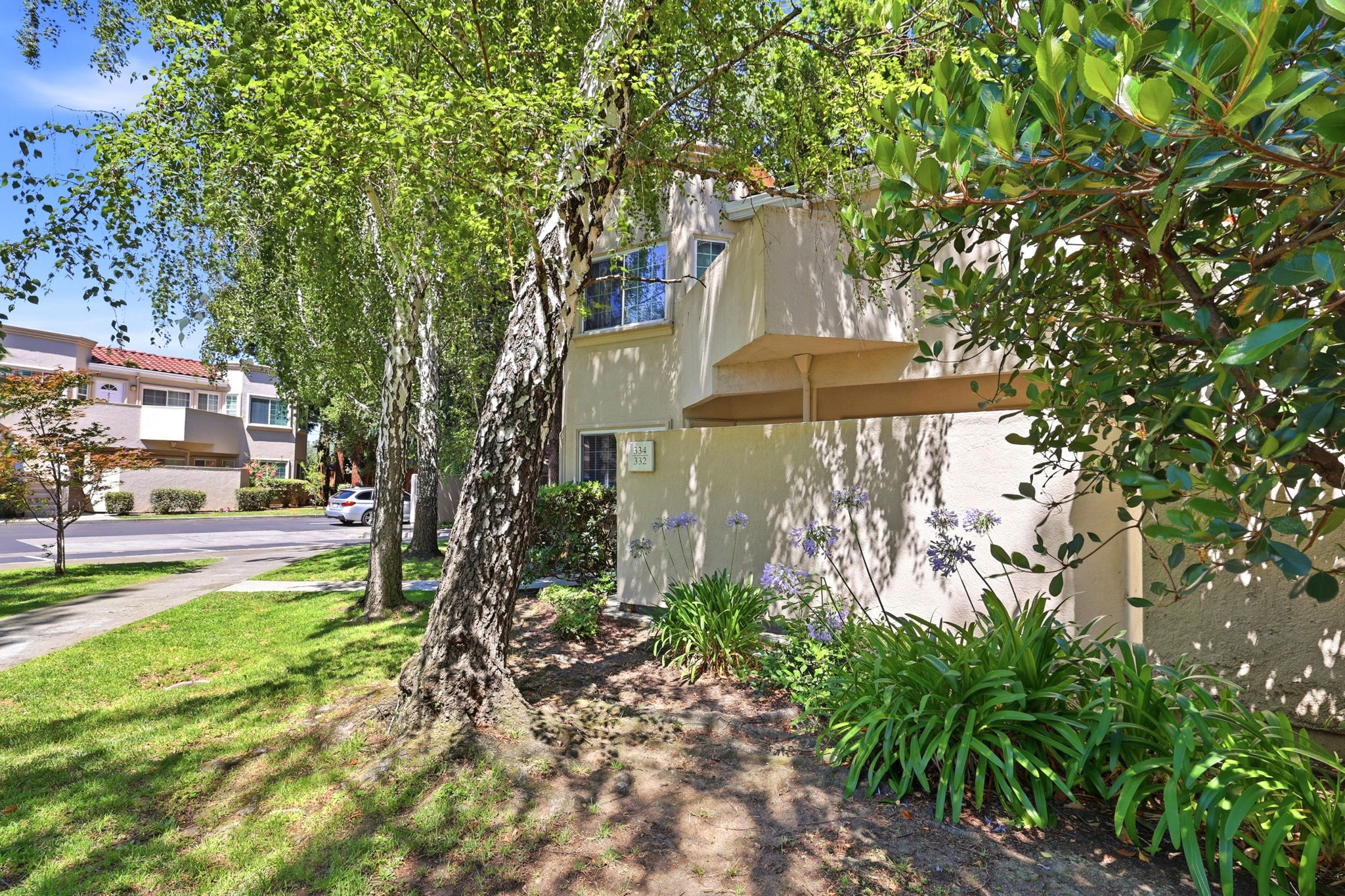002_F8_748 Northrup St 332