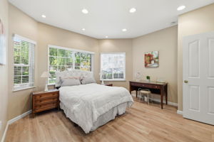 021_F8_748 Northrup St 332