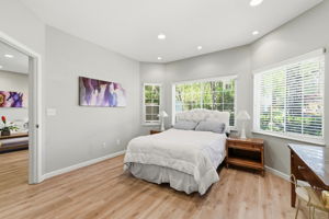 023_F8_748 Northrup St 332