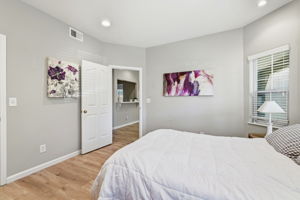 024_F8_748 Northrup St 332