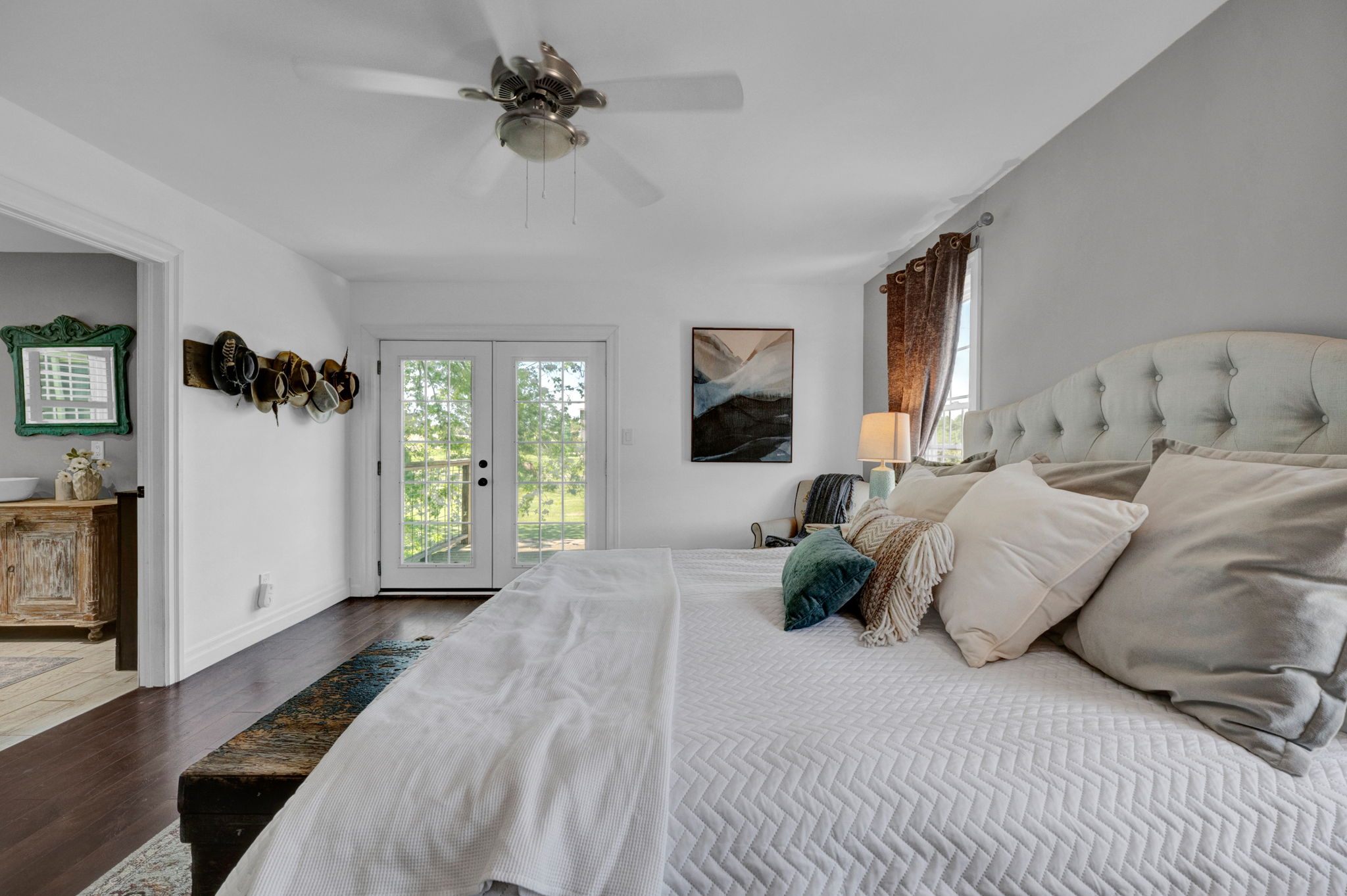  Photo 76