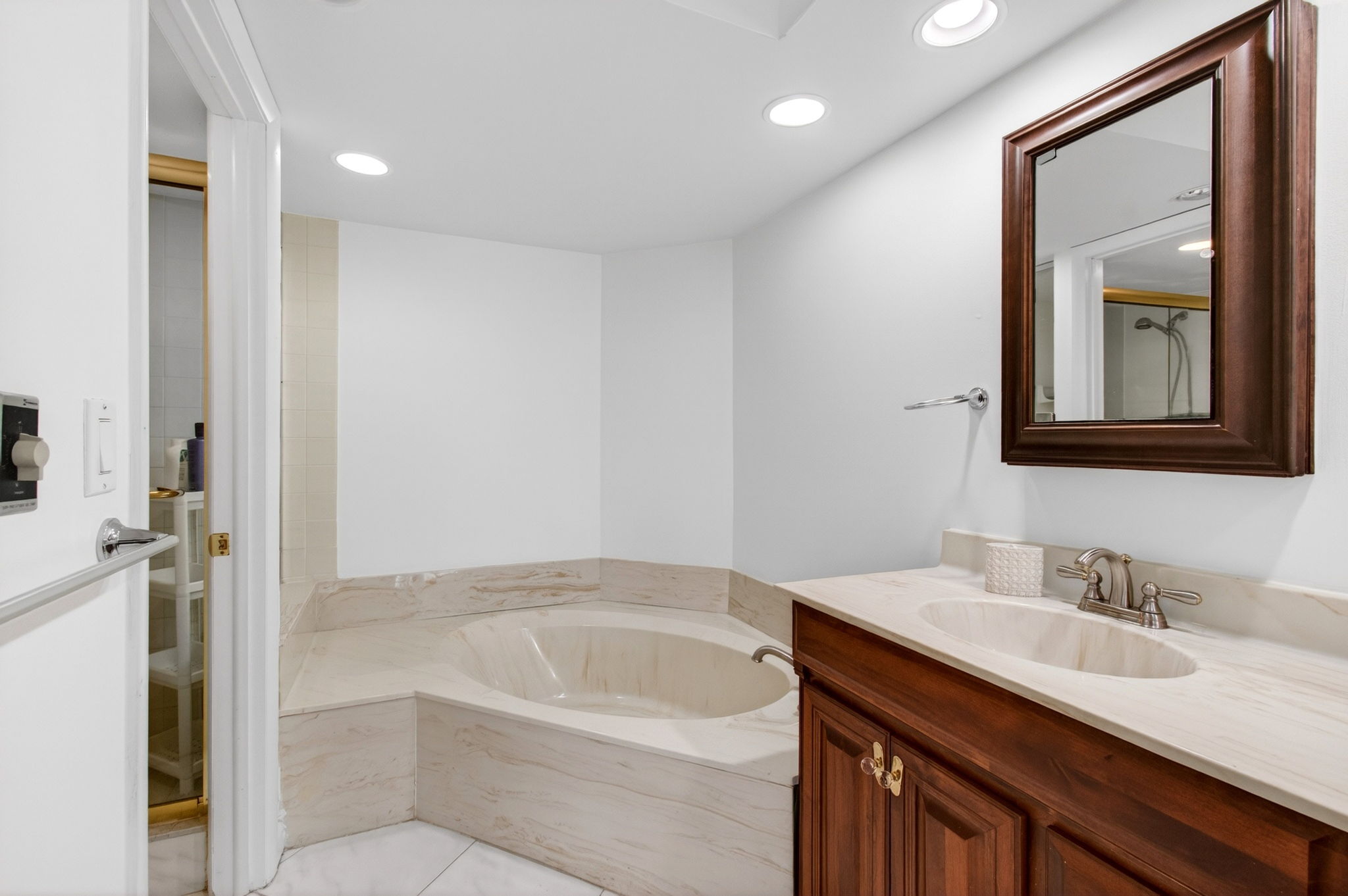  Photo 54