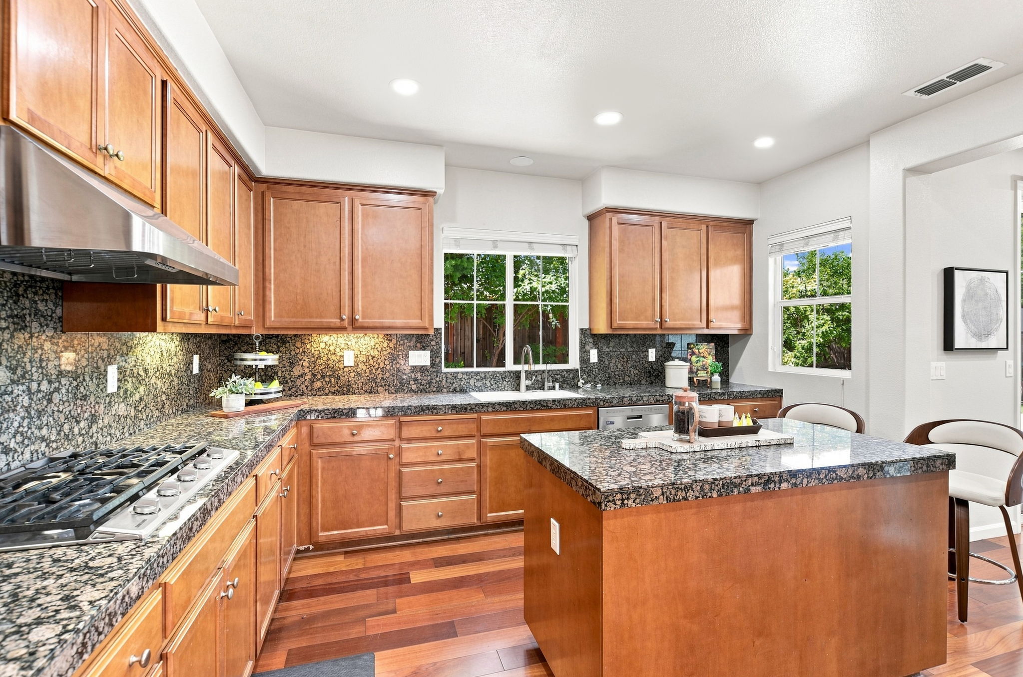 015_F8_749 Ellerbrook St