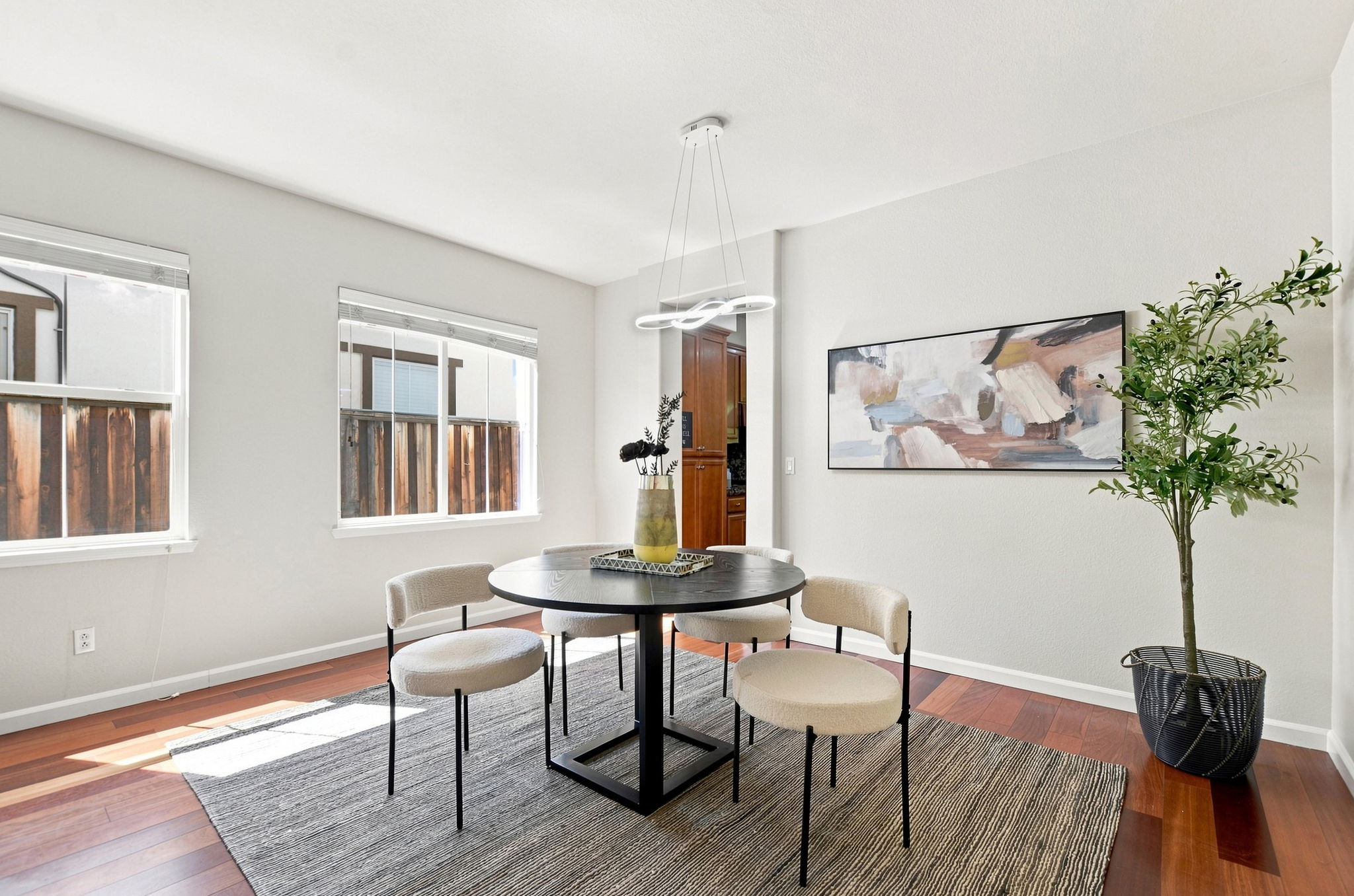 020_F8_749 Ellerbrook St