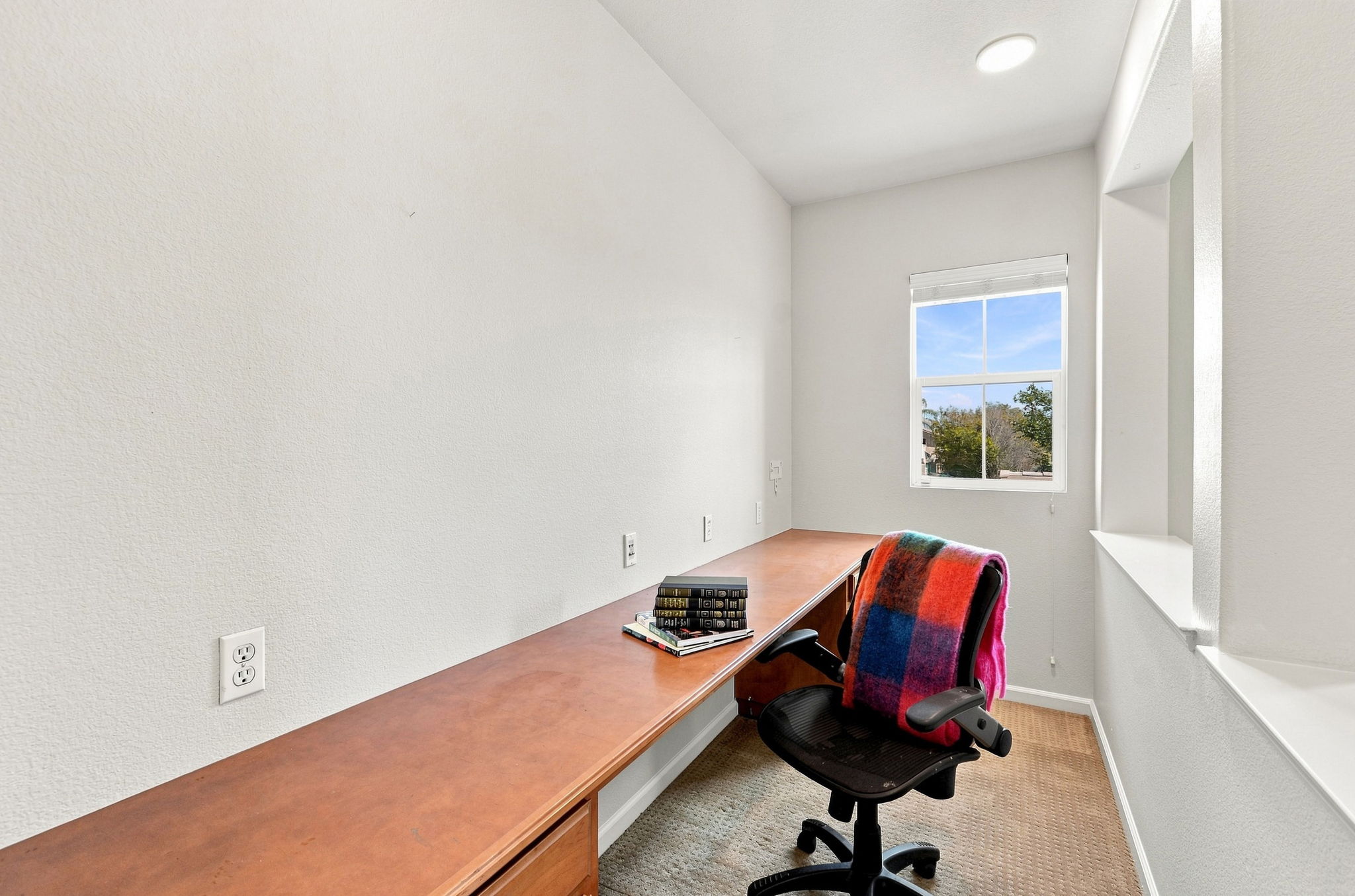 025_F8_749 Ellerbrook St