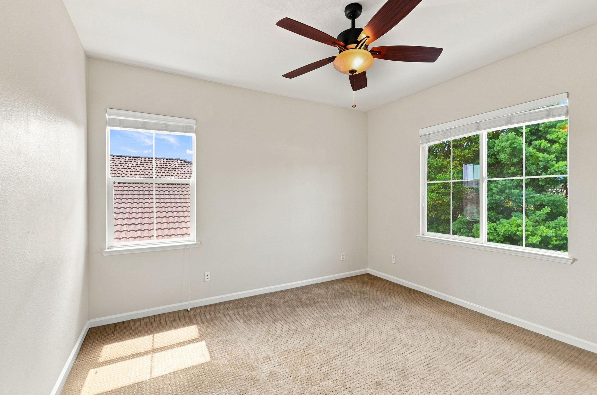 032_F8_749 Ellerbrook St