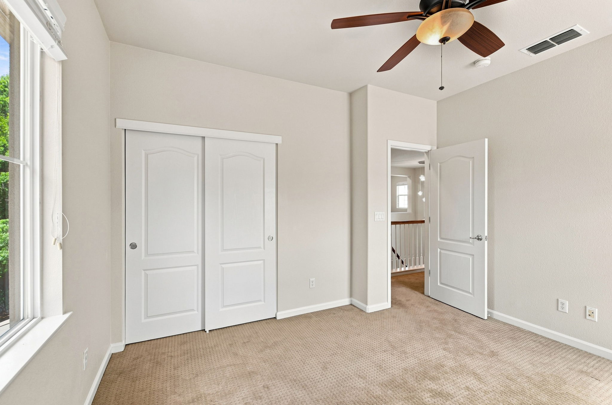 033_F8_749 Ellerbrook St