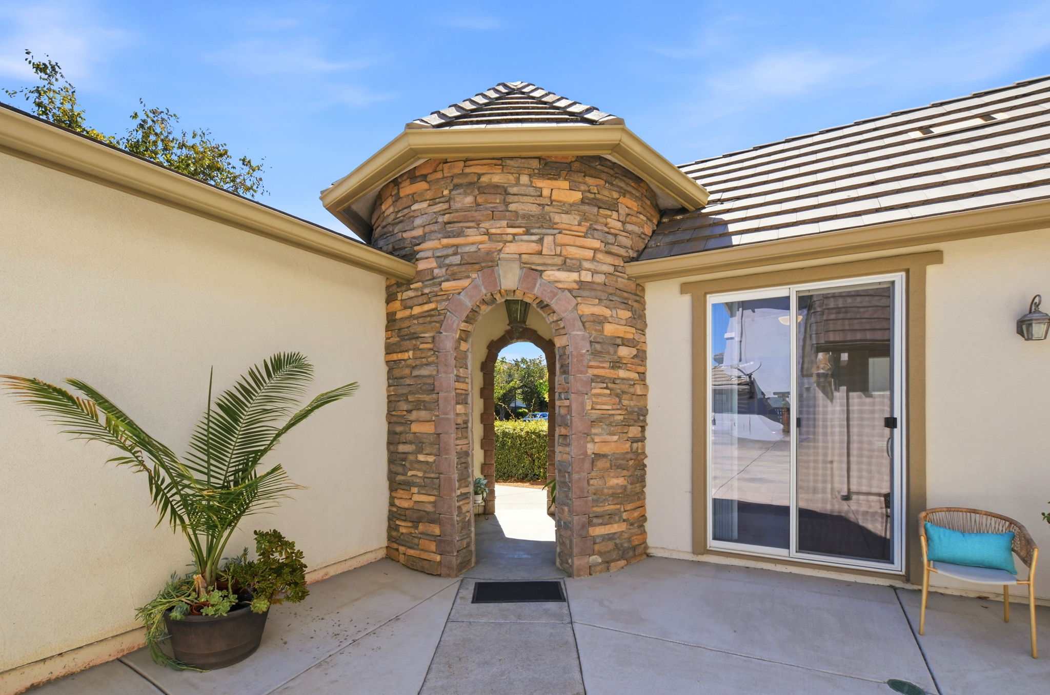 047_F8_749 Ellerbrook St