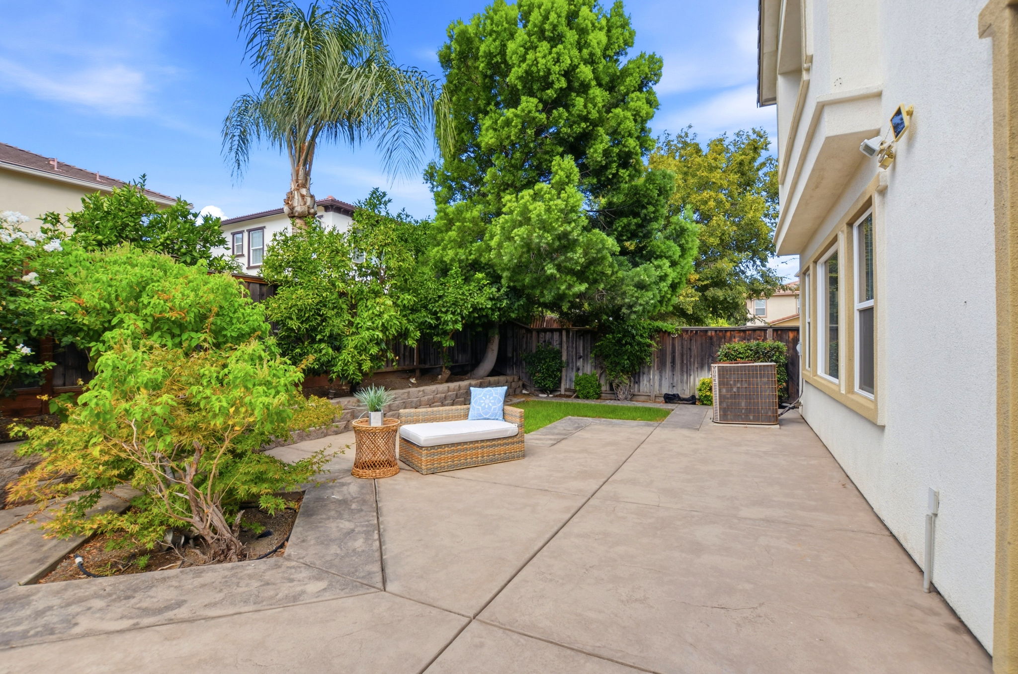 048_F8_749 Ellerbrook St