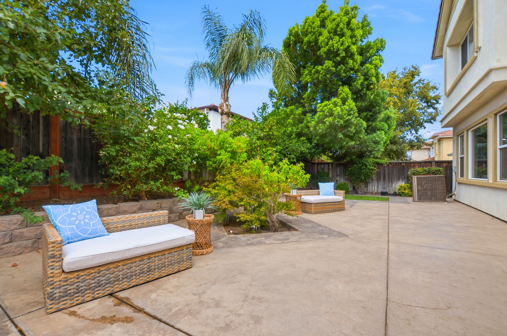 052_F8_749 Ellerbrook St