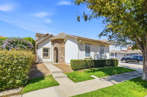 004_F8_749 Ellerbrook St