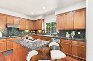 017_F8_749 Ellerbrook St