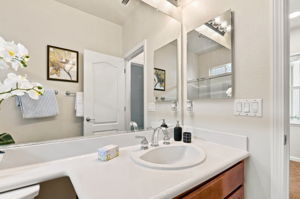 038_F8_749 Ellerbrook St