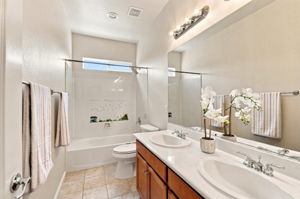 039_F8_749 Ellerbrook St
