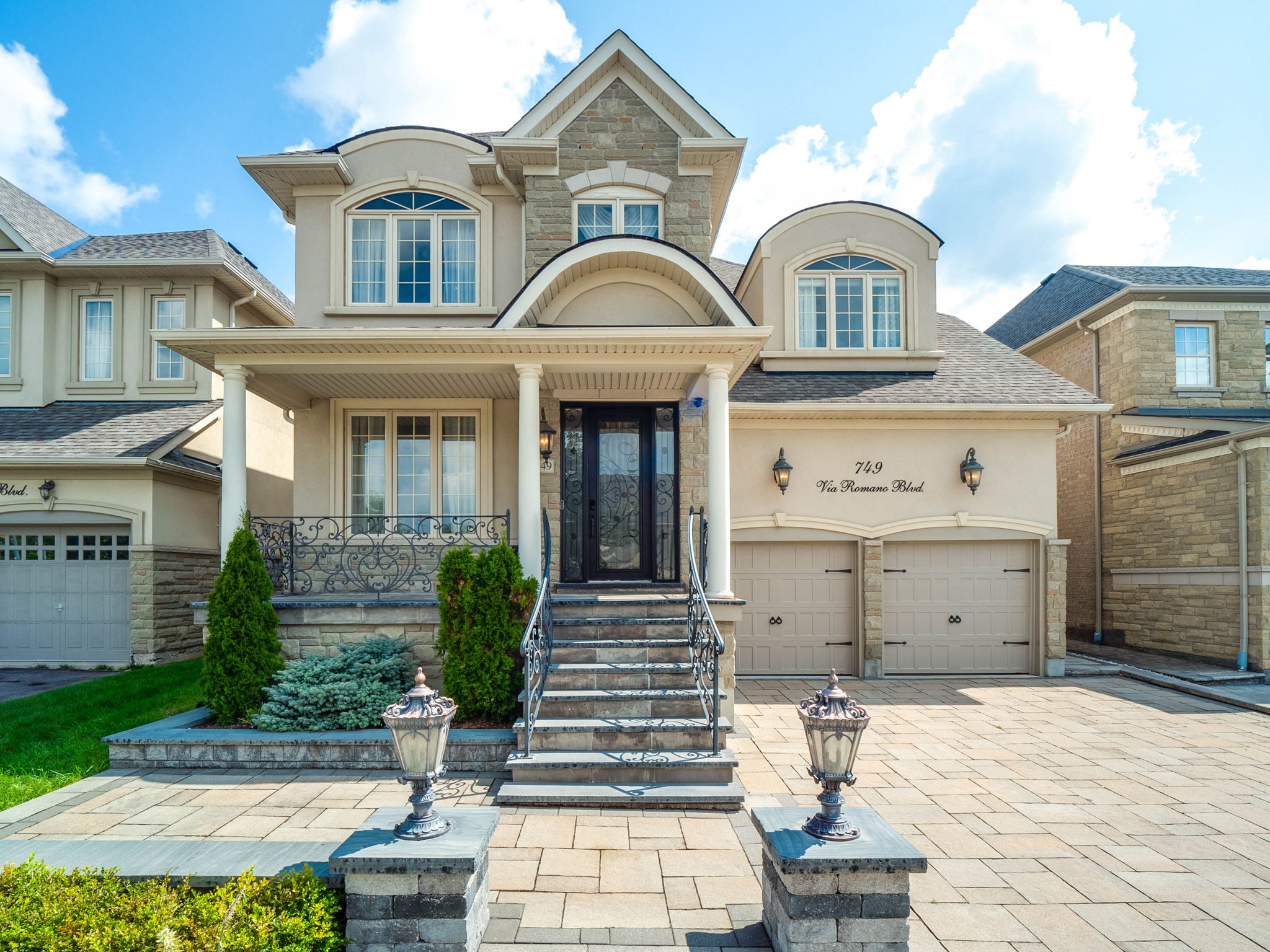749 Via Romano Blvd Vaughan, ON L6A 0G4
