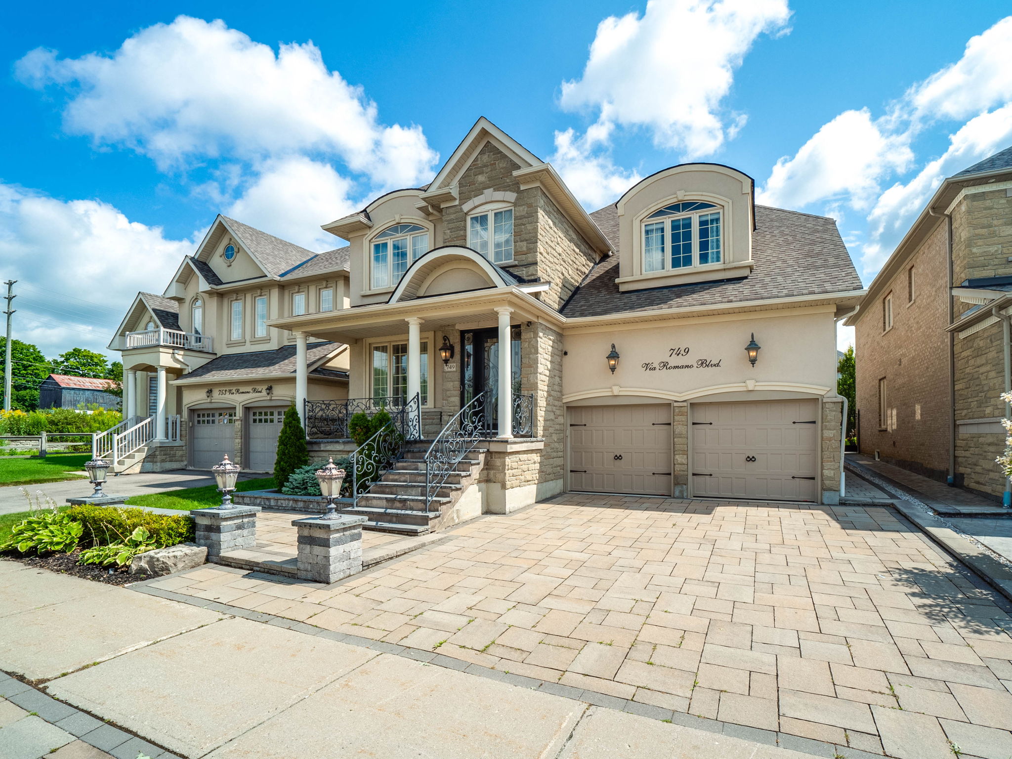 749 Via Romano Blvd Vaughan, ON L6A 0G4