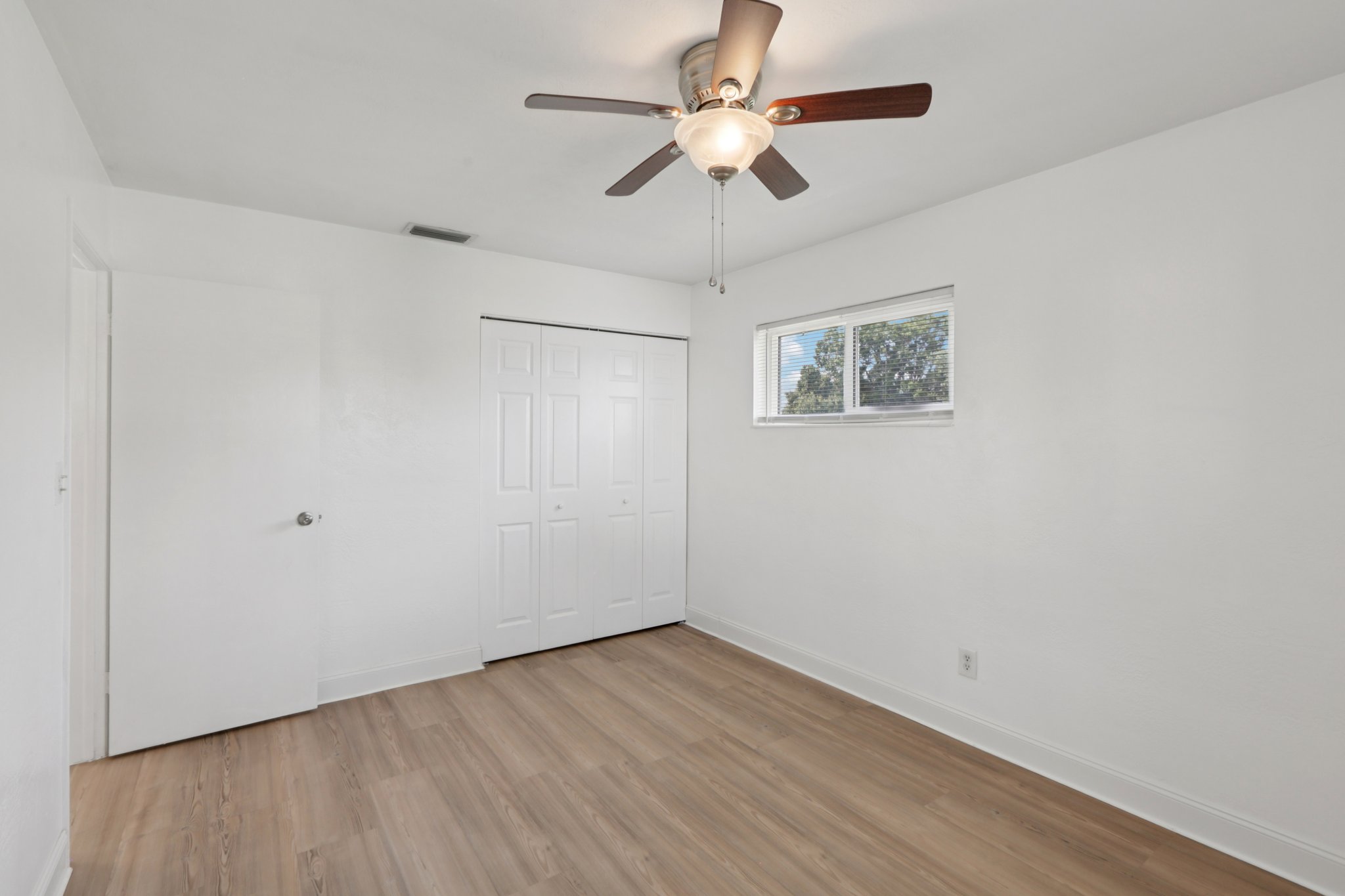 7th St N-S2807-036.jpg
