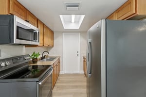 7th St N-S2807-018.jpg