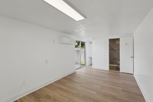 7th St N-S2807-023.jpg