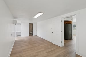 7th St N-S2807-024.jpg