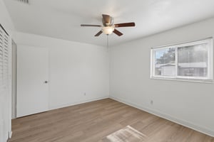 7th St N-S2807-032.jpg