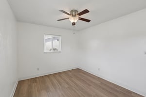 7th St N-S2807-034.jpg
