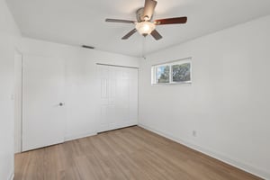 7th St N-S2807-036.jpg