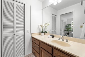 K Bathroom 1b