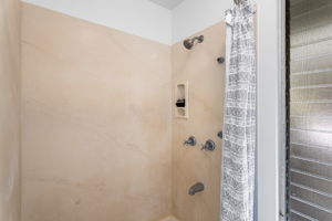 K Bathroom 1c