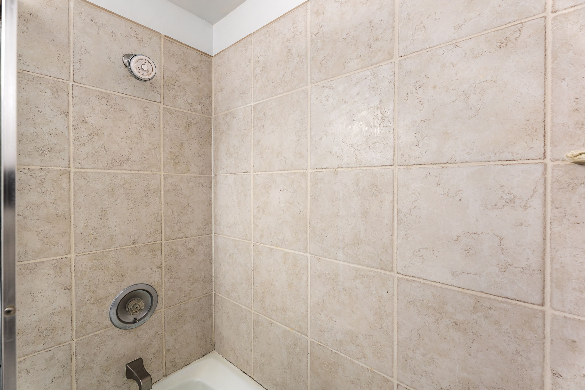 K Bathroom 1b