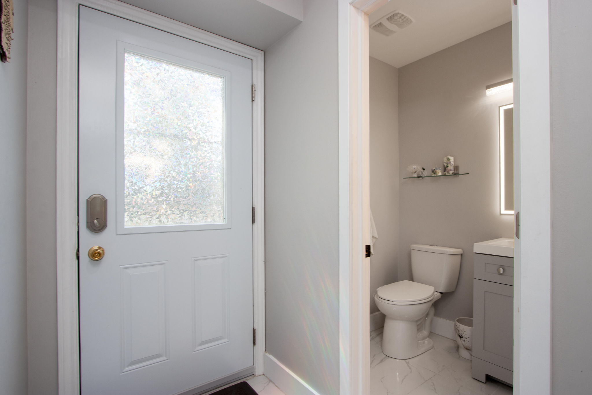 36 Foyer - Main Level Washroom