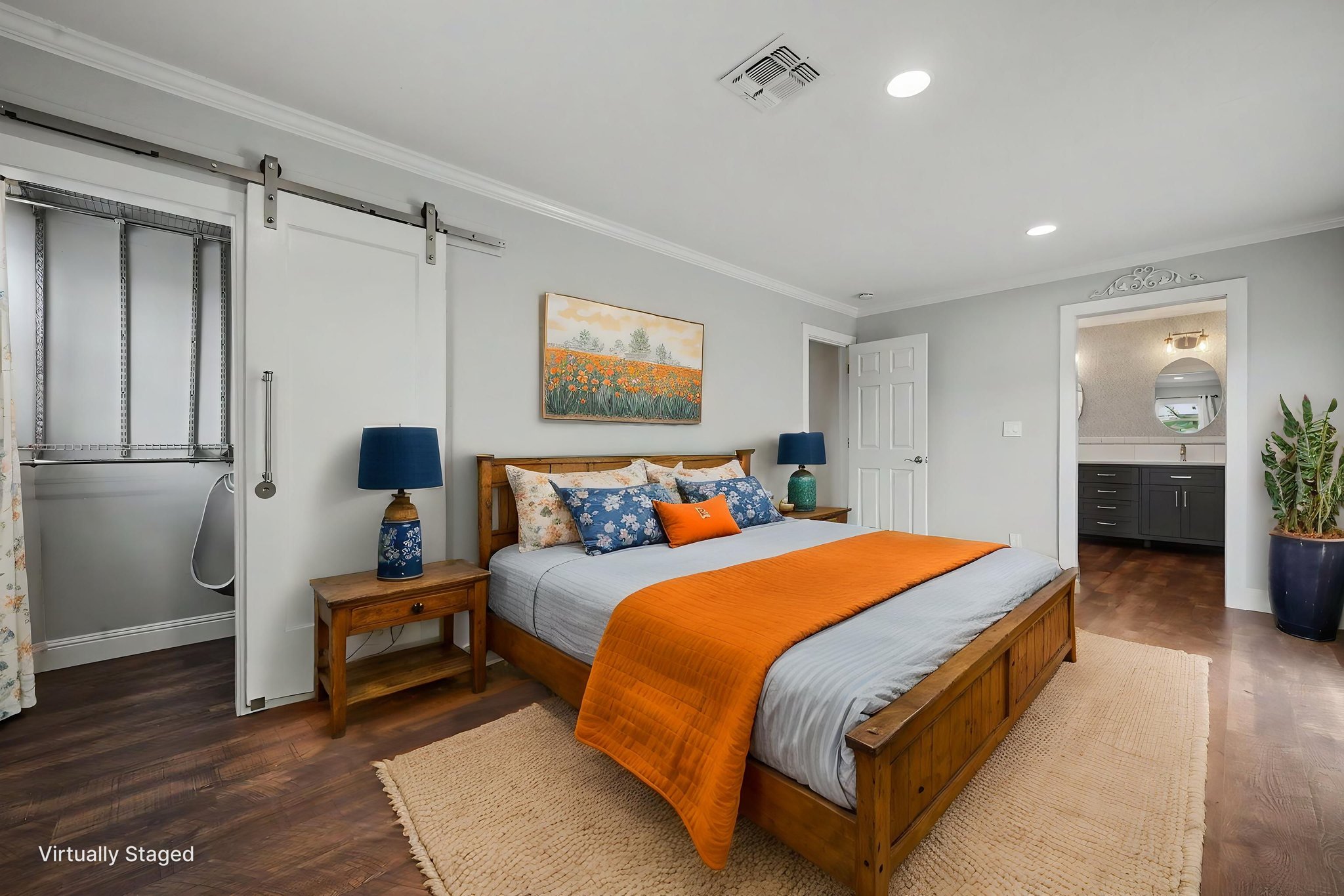 DSC03463 virtually staged.jpeg