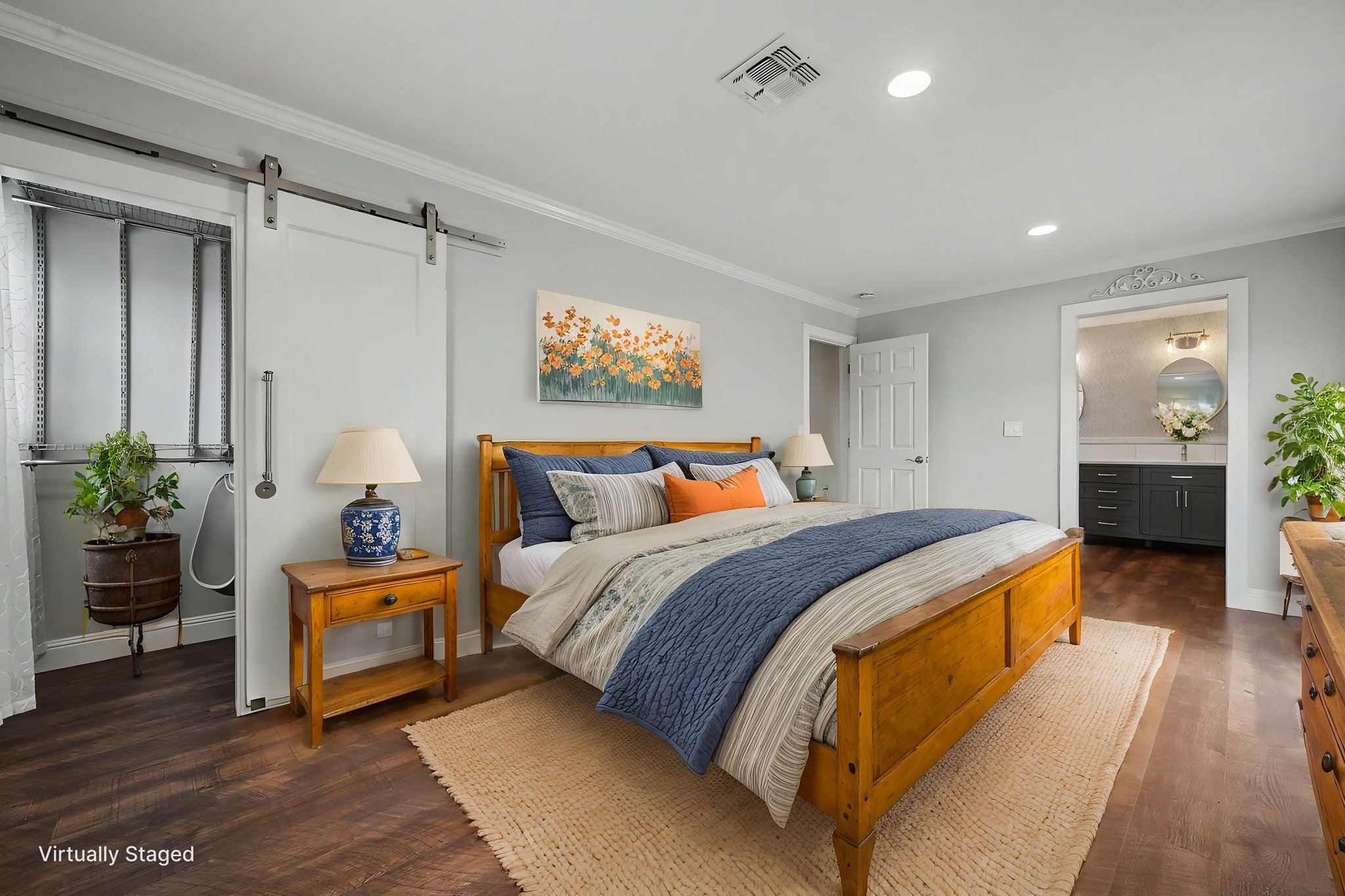 DSC03463 virtually staged.jpeg