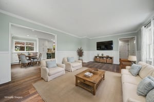 DSC03409 virtually staged.jpeg