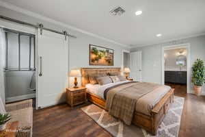 DSC03463 virtually staged.jpeg