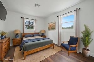 DSC03500 virtually staged.jpeg