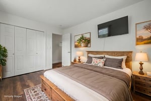 DSC03508 virtually staged.jpeg