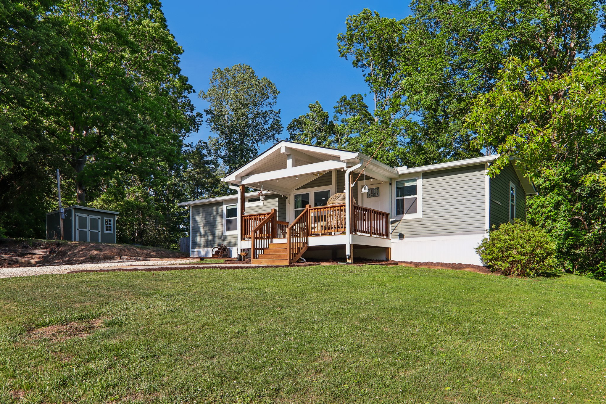 Glenview Rd-S1605-003.jpg
