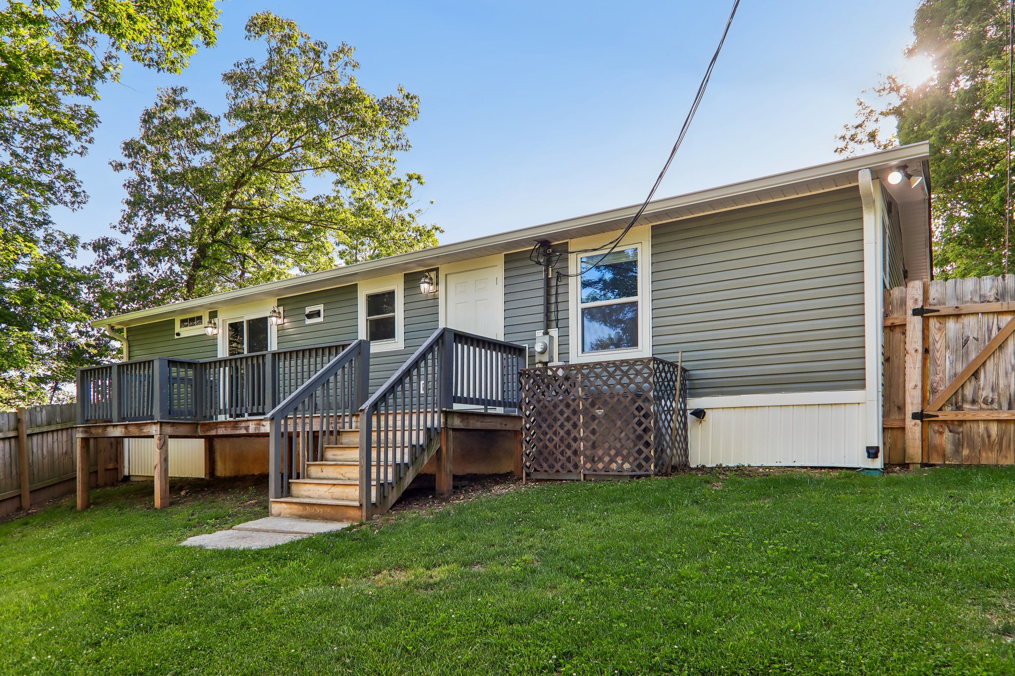 Glenview Rd-S1605-040.jpg