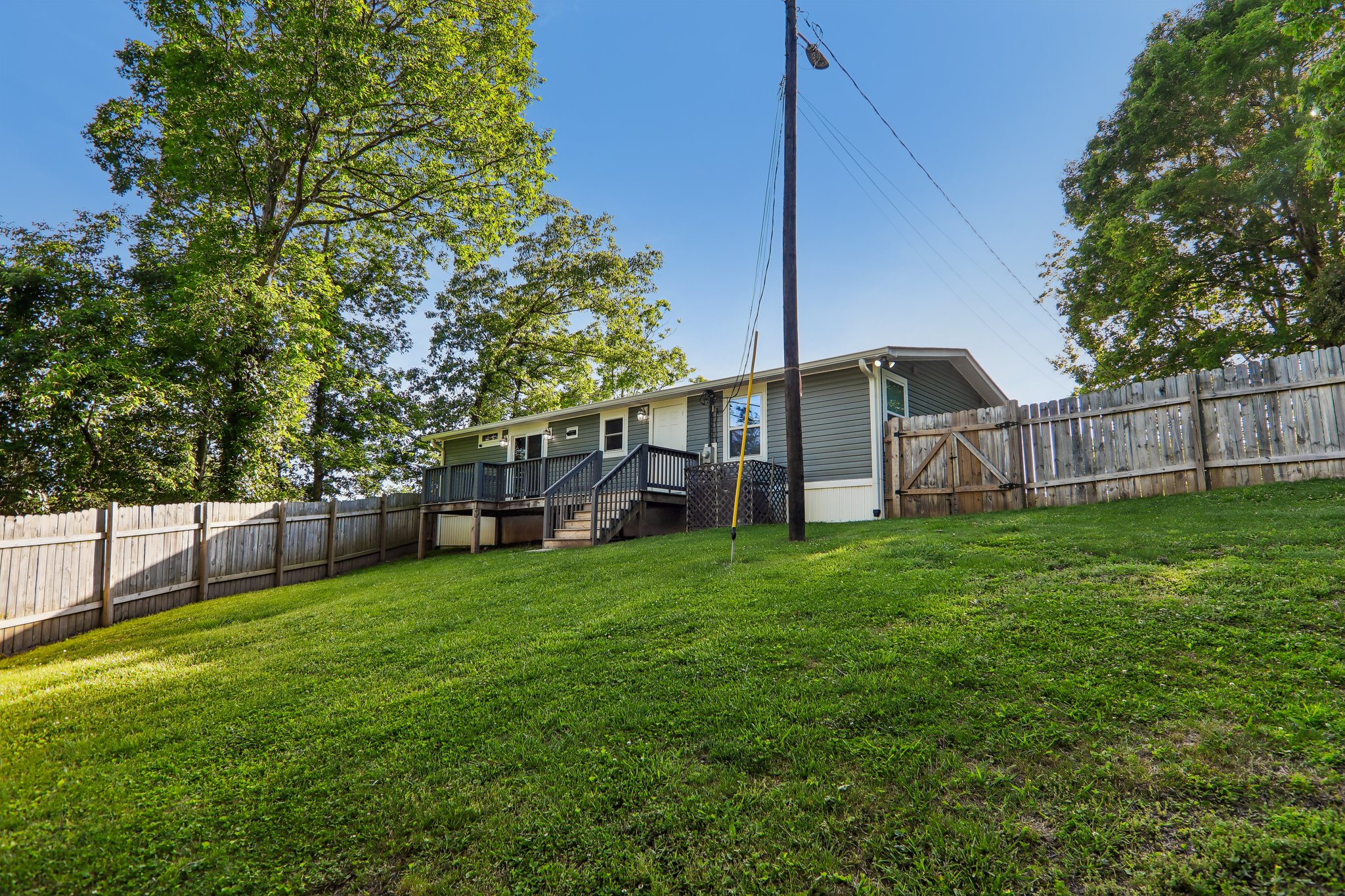 Glenview Rd-S1605-043.jpg